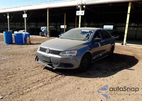 2014 Volkswagen Jetta Base z USA, uszkodzony, nr VIN 3VW2K7AJ1EM305561